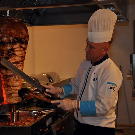 Garcia & فندق 5*